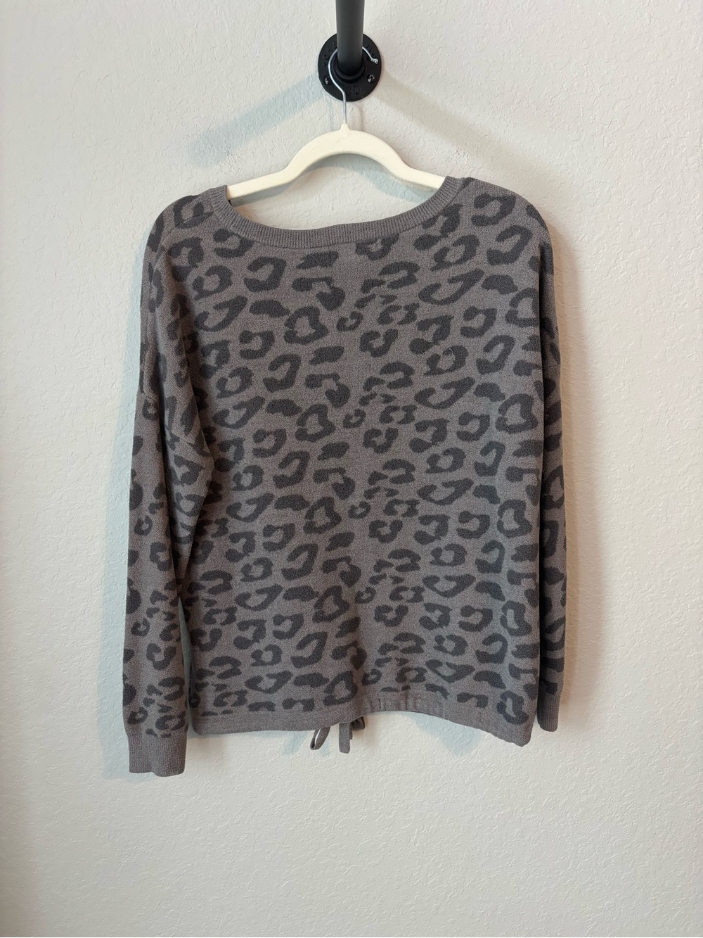 Barefoot Dreams CozyChic Ultra Lite Leopard Slouchy Pullover XS - Picture 5 of 7